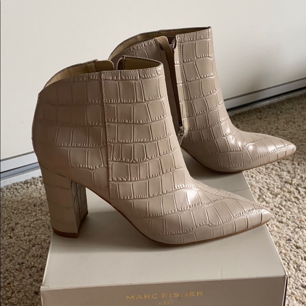 Marc Fisher Unno pointed Bootie Taupe Croc